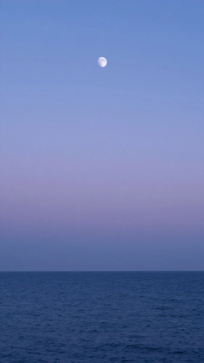 Dusk Moon Sea wallpaper 4K